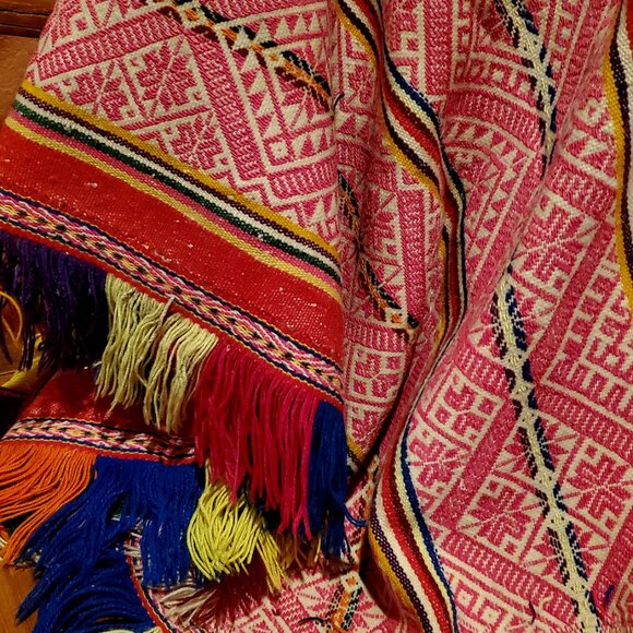 Andean Poncho Antisuyu Antique – Handwoven Wool Textile with Intricate Geometric - Picture 3 of 5